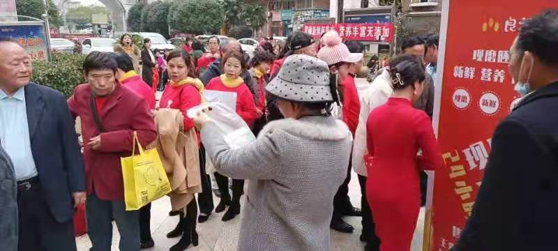 東吉良米倉智能碾米機